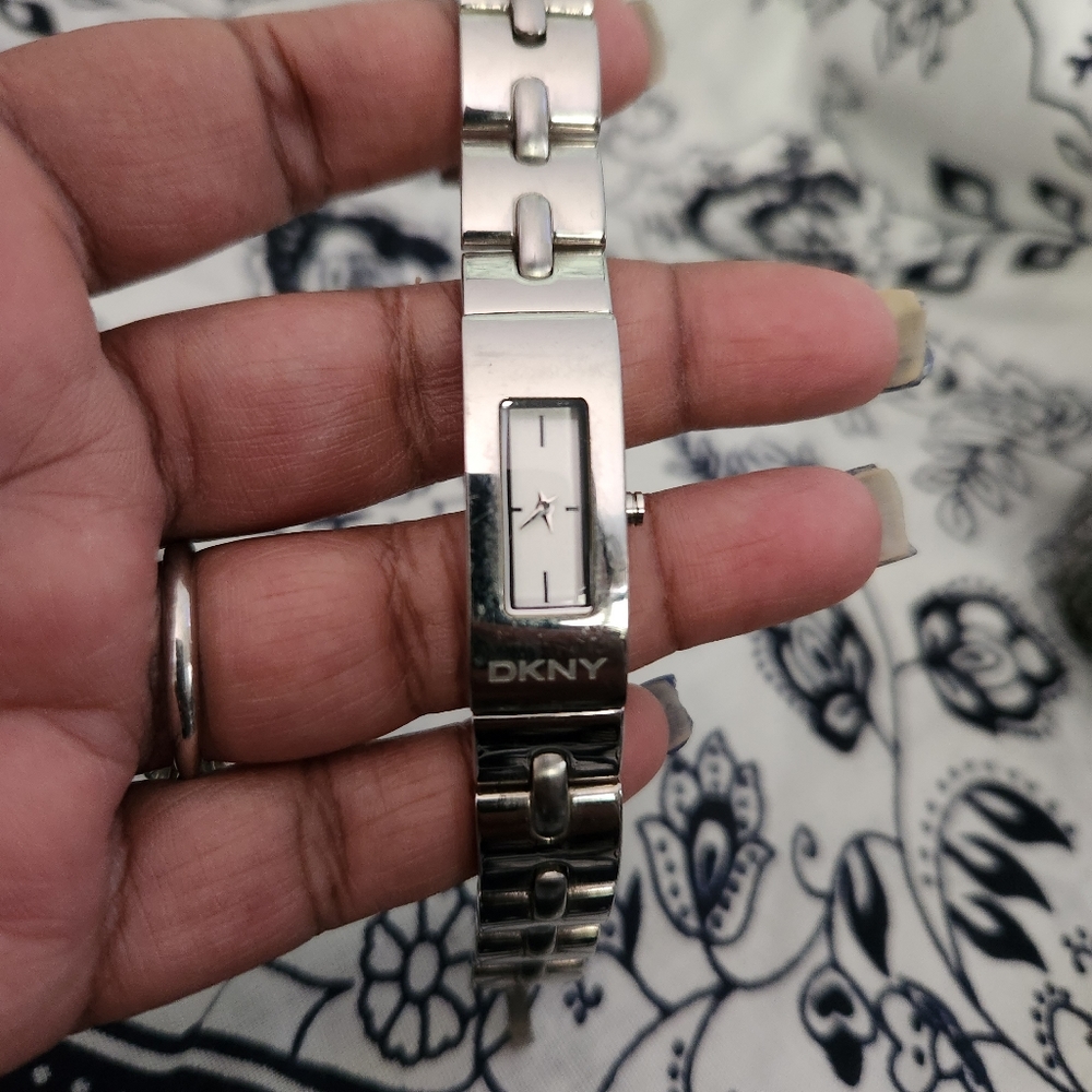 Watch - Picture 2 of 4